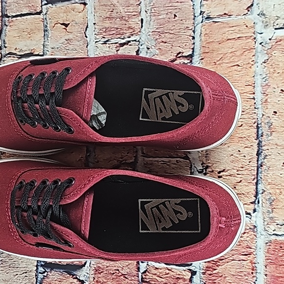 VANS CLASSIC LOWTOP SHOES, WOMANS SIZE 6 GUC - Picture 9 of 11